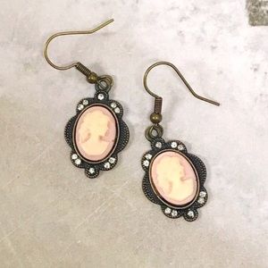 2/$10💫Vintage Antique Gold Cameos